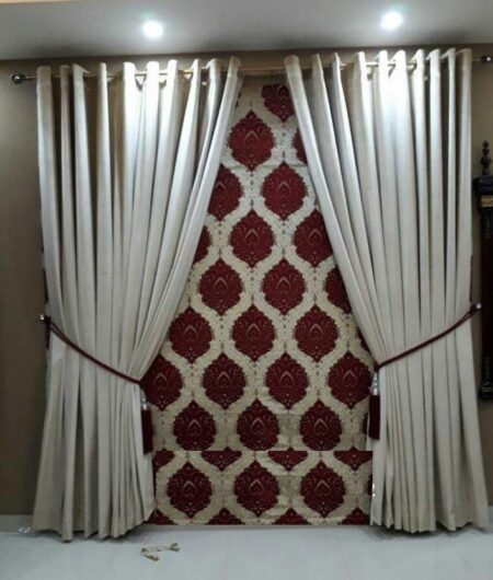 Red Attractive Curtains Set