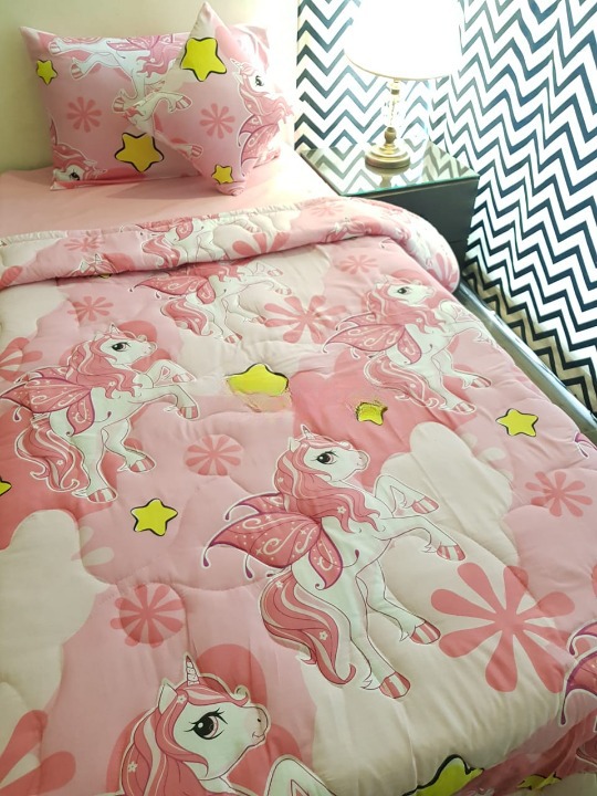 Pink Fly Horses Kids Bed Sheet