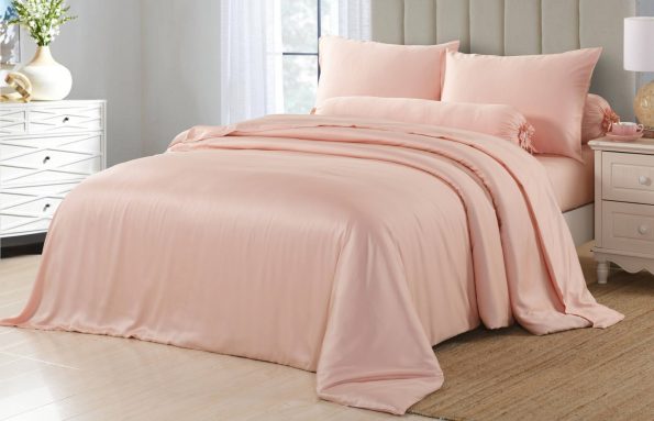 8 Types of Bed Sheets For Every Sleeping Type