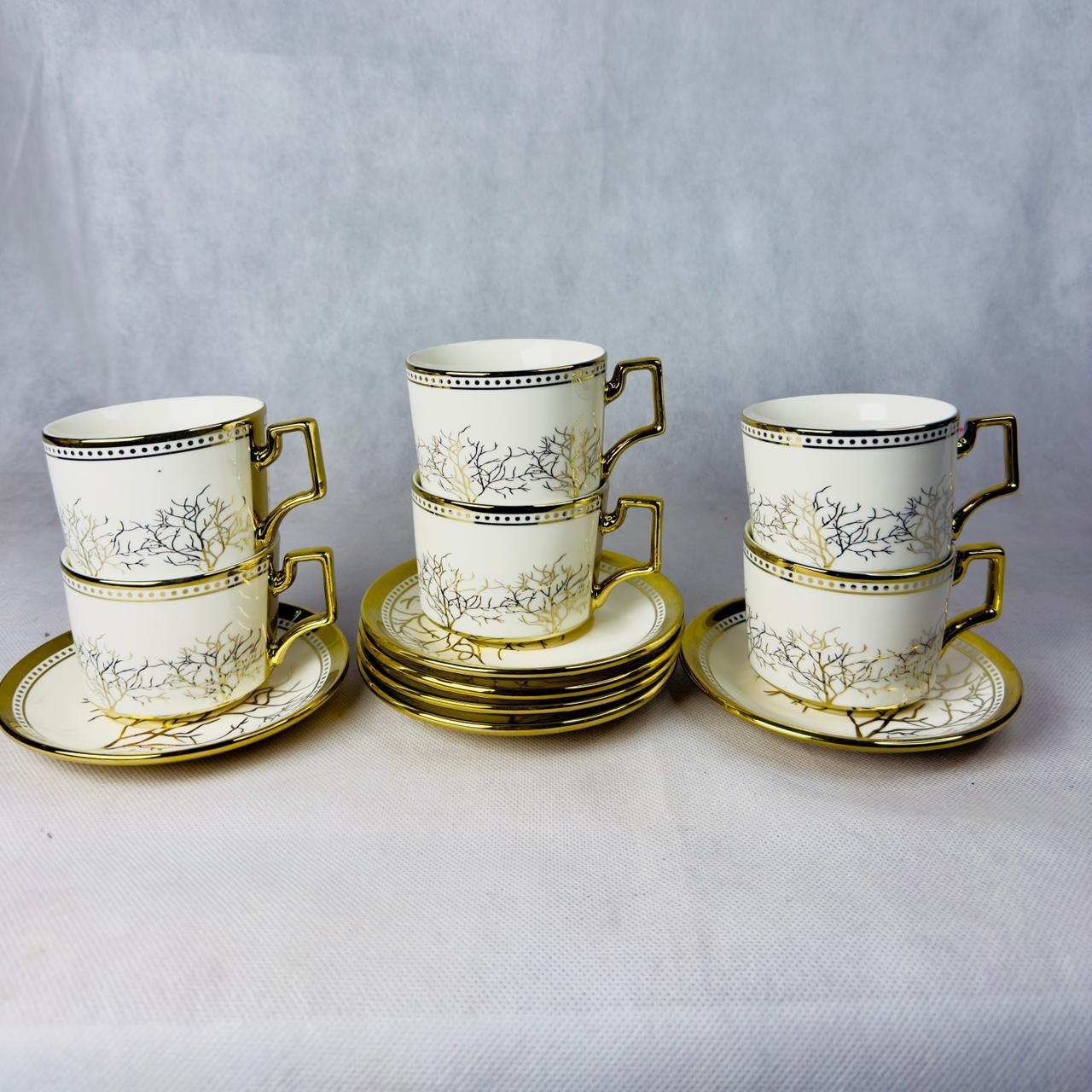 Cups & Saucer Set (12 pcs) 1