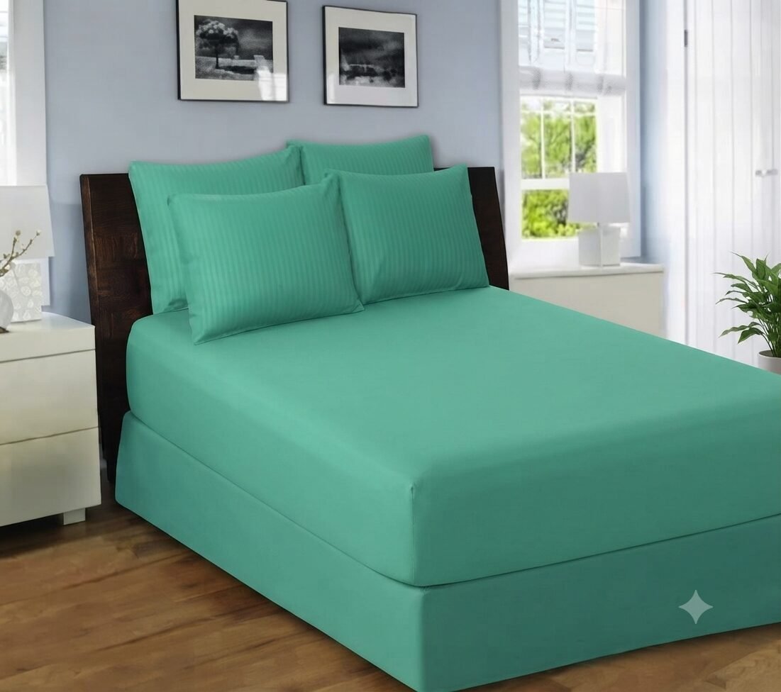 Light Green Palin Fitted Sheet With 2 Pillows Light Green Palin Fitted Sheet With 2 Pillows